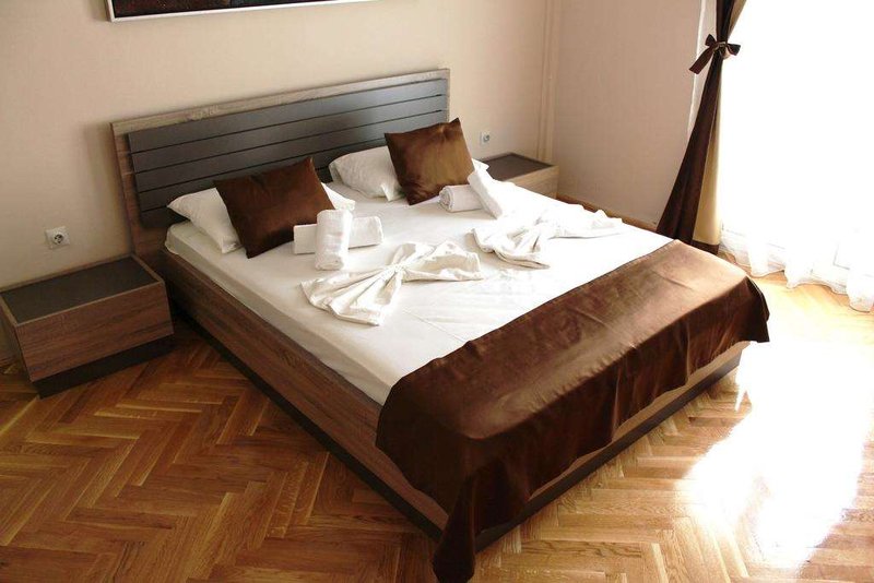 crnogorska kuca hotel podgorica