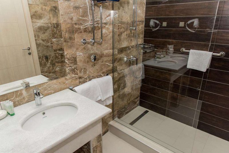 crnogorska kuca hotel podgorica