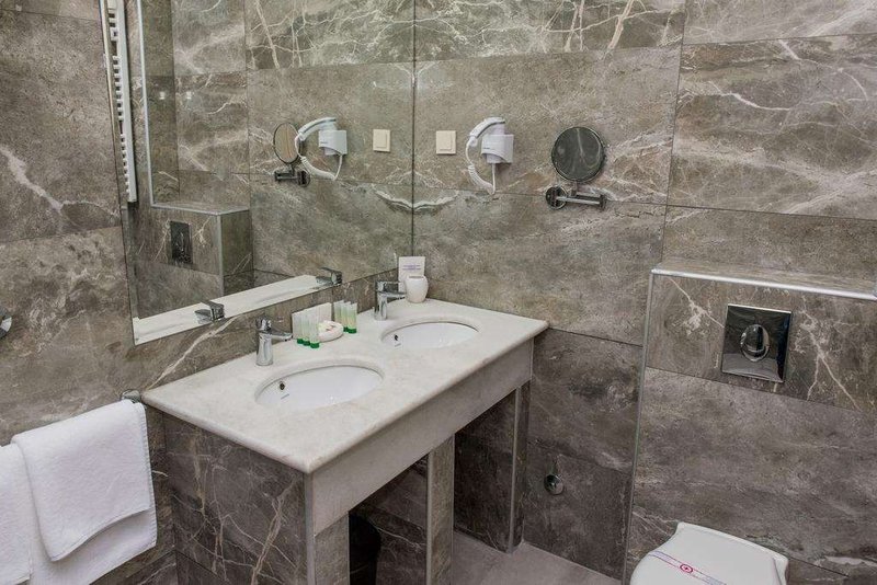 crnogorska kuca hotel podgorica