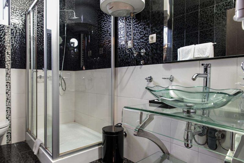 crnogorska kuca hotel podgorica