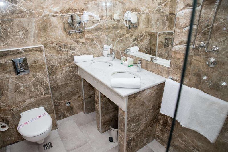 crnogorska kuca hotel podgorica