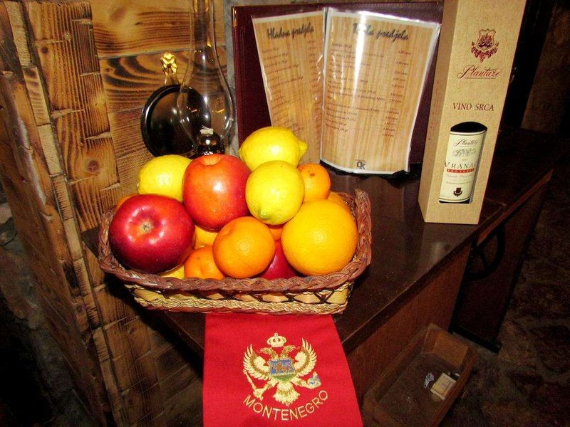 crnogorska kuca hotel podgorica