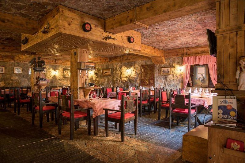 crnogorska kuca hotel podgorica