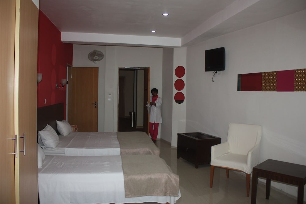 htel white palace