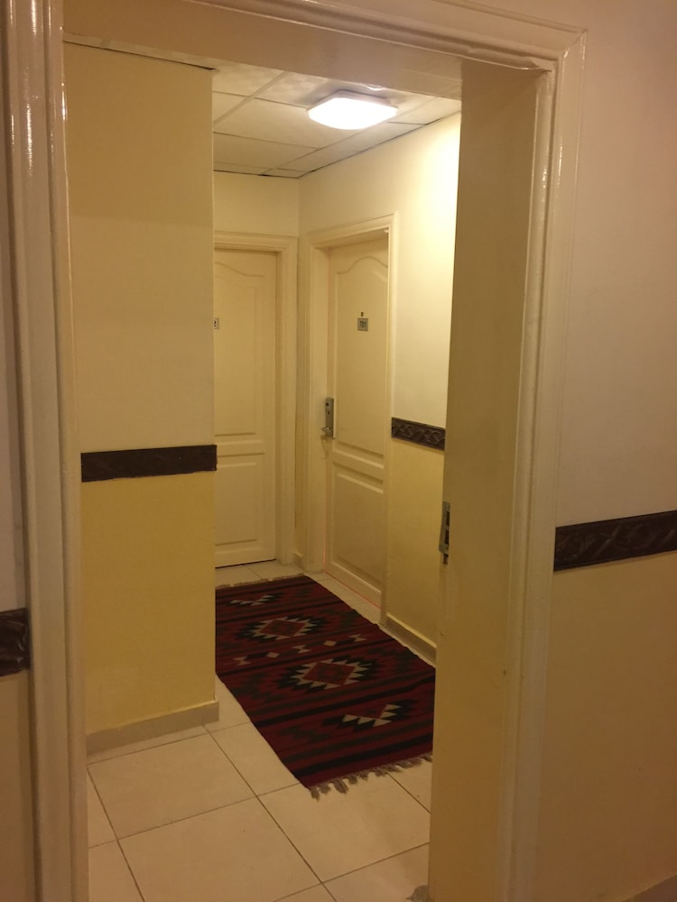 zaina plaza hotel