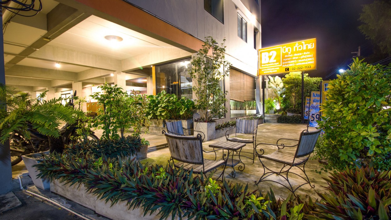 b2 santitham wat jed yod boutique and budget hotel