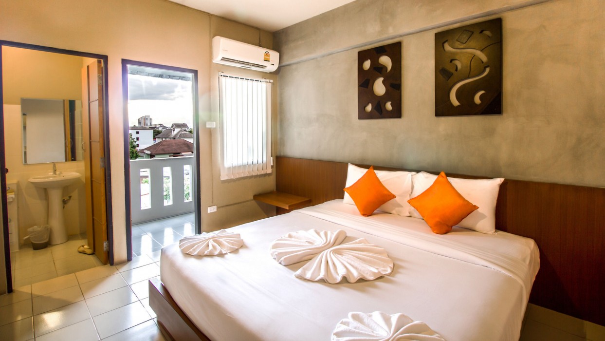 b2 santitham wat jed yod boutique and budget hotel