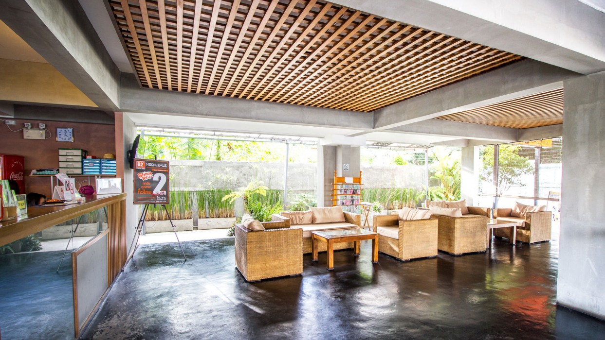 b2 santitham wat jed yod boutique and budget hotel