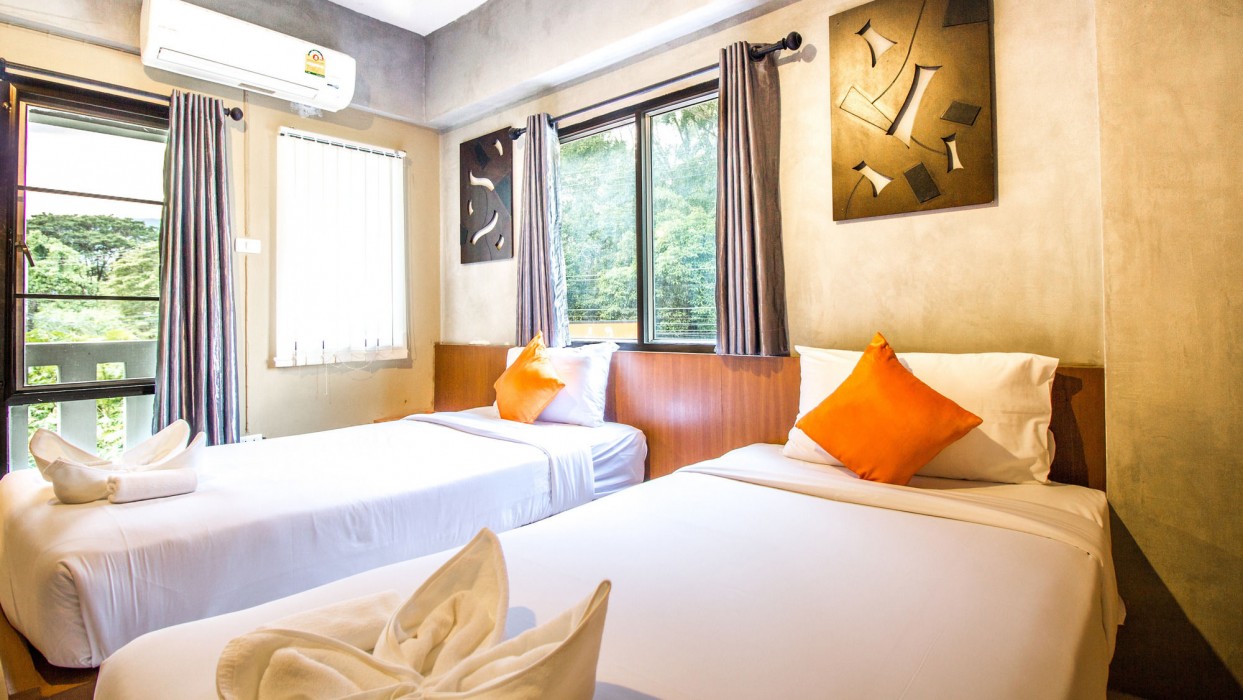 b2 santitham wat jed yod boutique and budget hotel