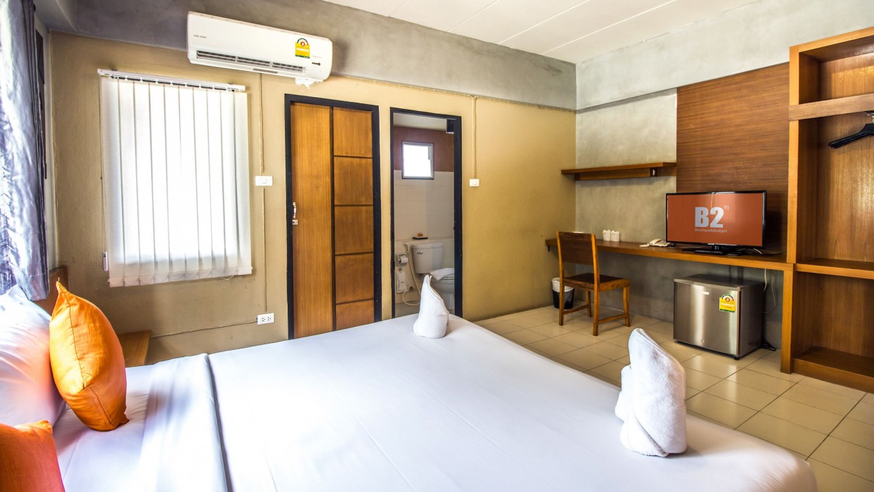 b2 santitham wat jed yod boutique and budget hotel