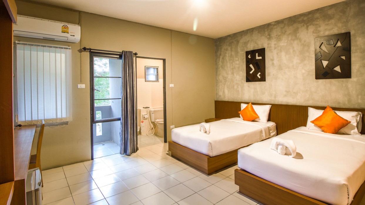 b2 santitham wat jed yod boutique and budget hotel