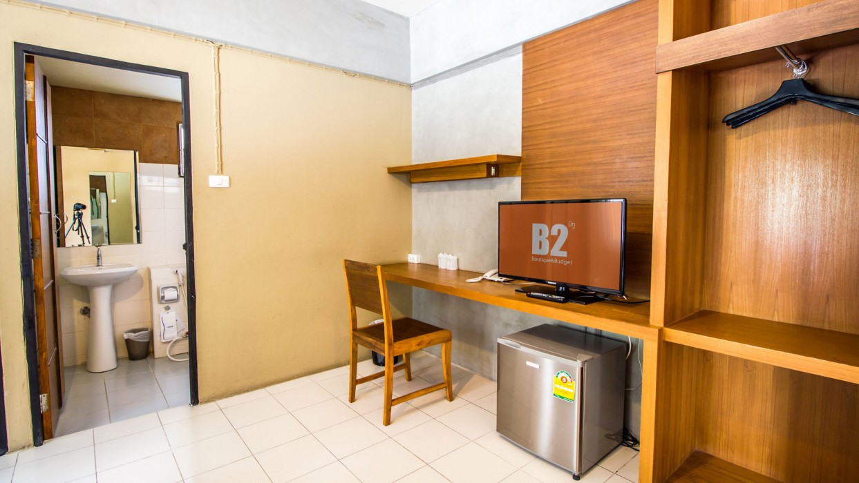 b2 santitham wat jed yod boutique and budget hotel
