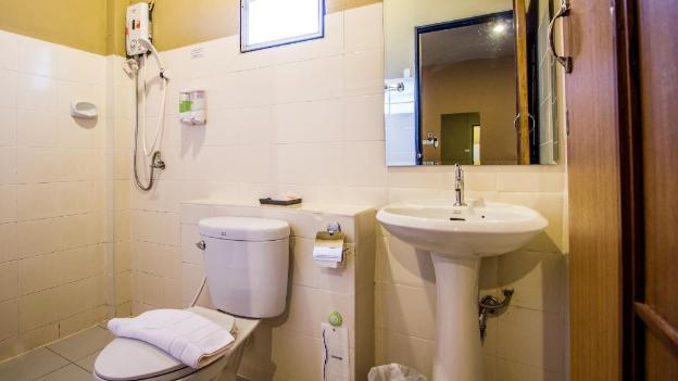 b2 santitham wat jed yod boutique and budget hotel