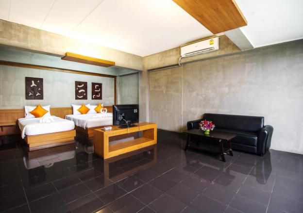 b2 santitham wat jed yod boutique and budget hotel