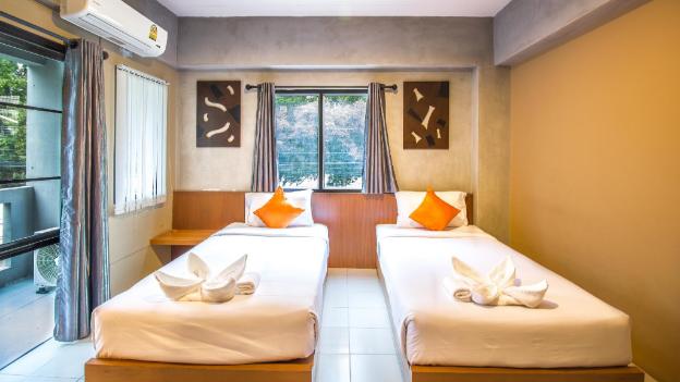 b2 santitham wat jed yod boutique and budget hotel