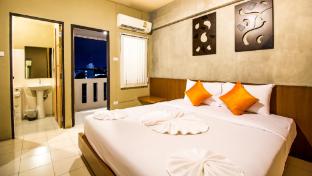 b2 santitham wat jed yod boutique and budget hotel