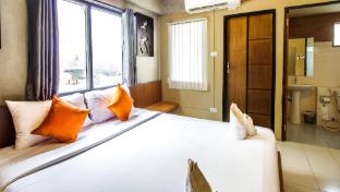 b2 santitham wat jed yod boutique and budget hotel