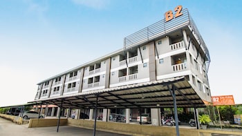 b2 santitham wat jed yod boutique and budget hotel