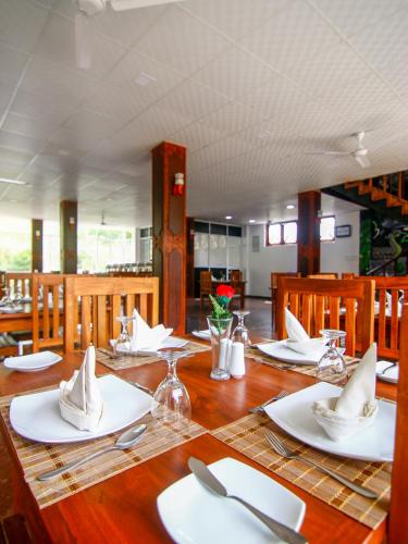 hotel city grand ella