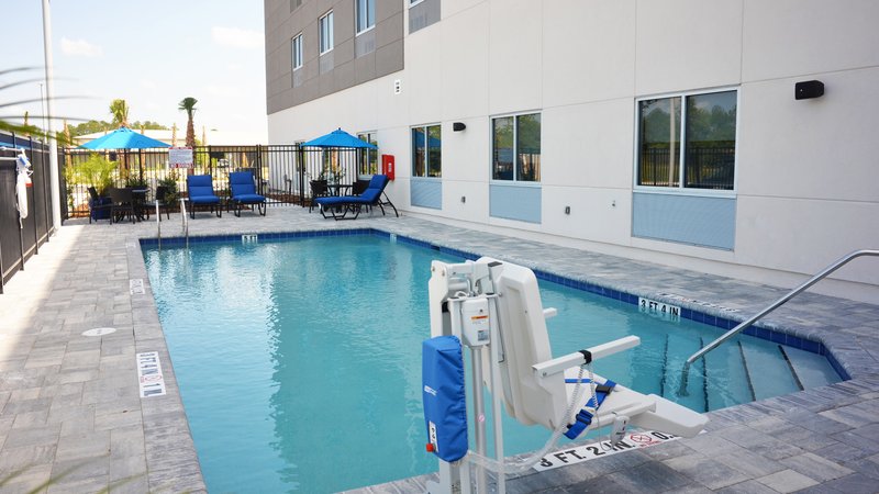 holiday inn express and suites jacksonville w i295