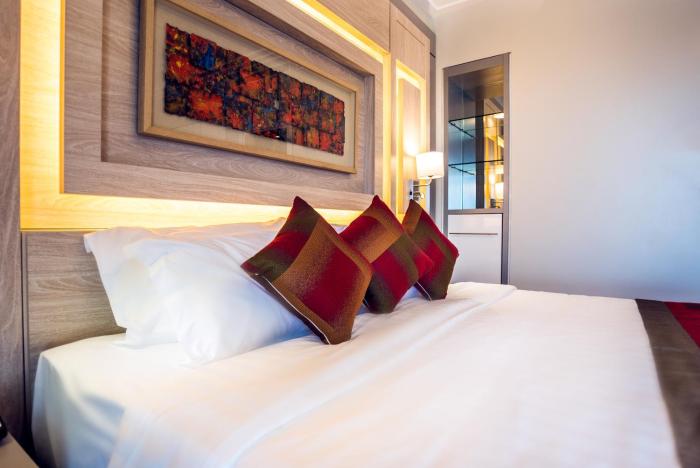 golden tulip le diplomate cotonou