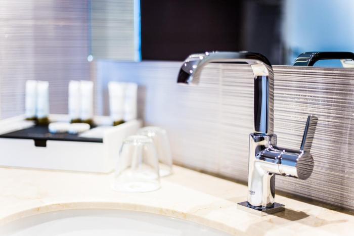 golden tulip le diplomate cotonou