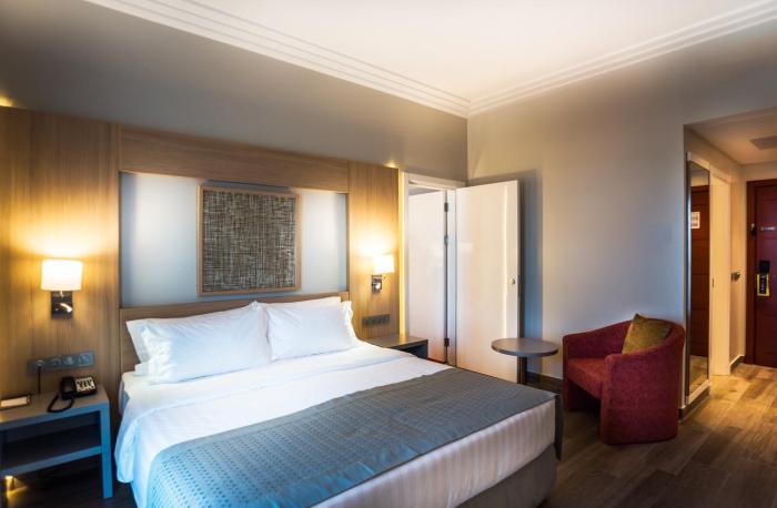 golden tulip le diplomate cotonou