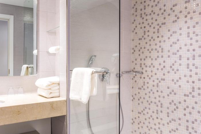 golden tulip le diplomate cotonou