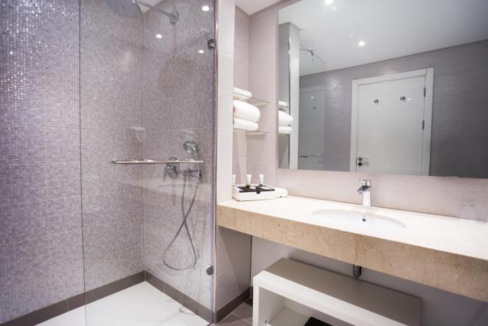 golden tulip le diplomate cotonou