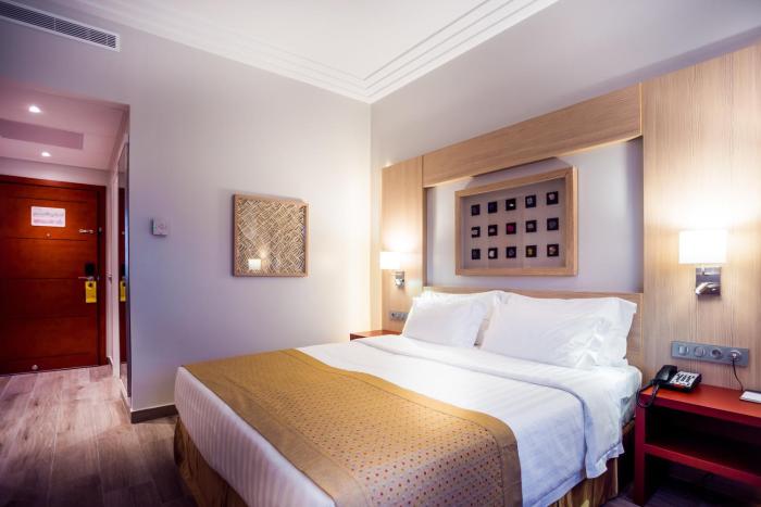 golden tulip le diplomate cotonou