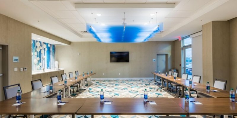 holiday inn express and suites orlando at seaworld by ihg