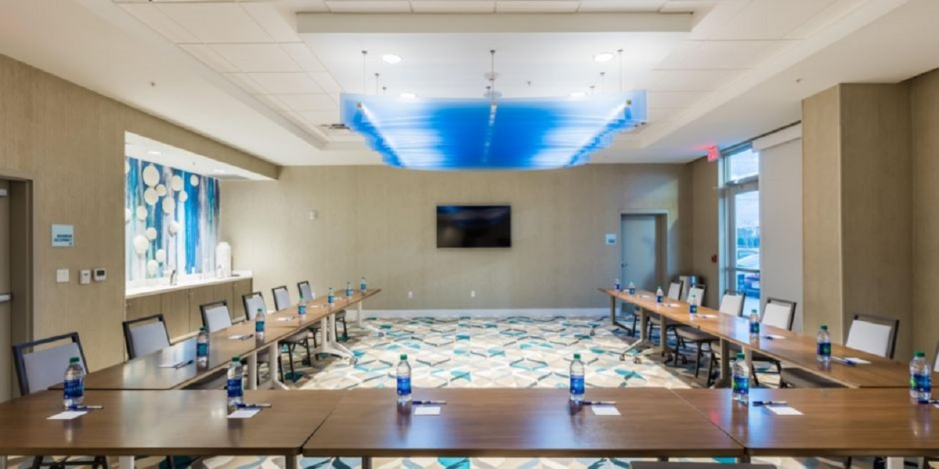 holiday inn express and suites orlando at seaworld by ihg