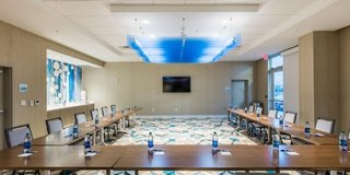 holiday inn express and suites orlando at seaworld by ihg
