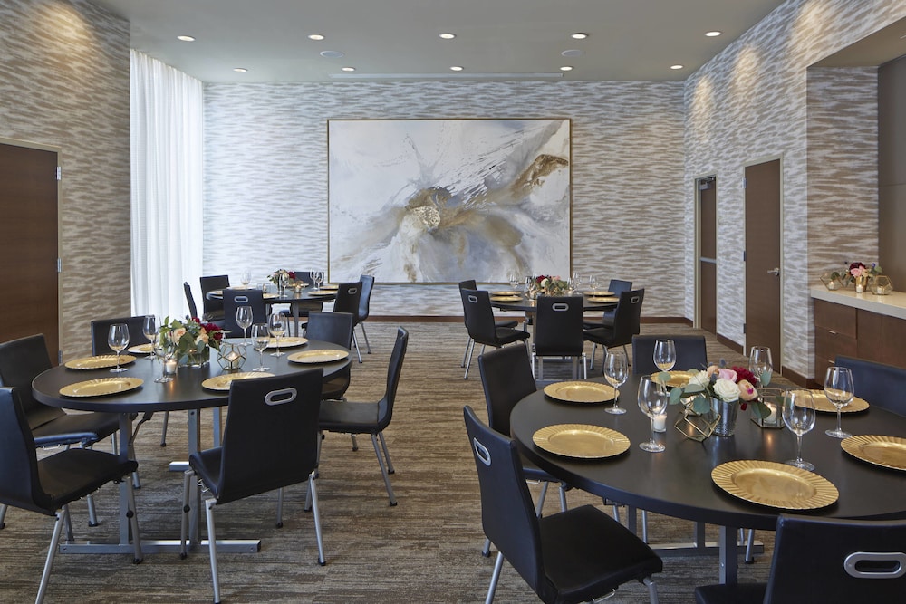 ac hotel des moines east village