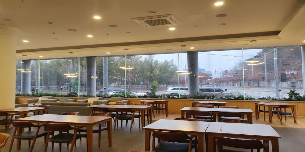 crown hotel changwon