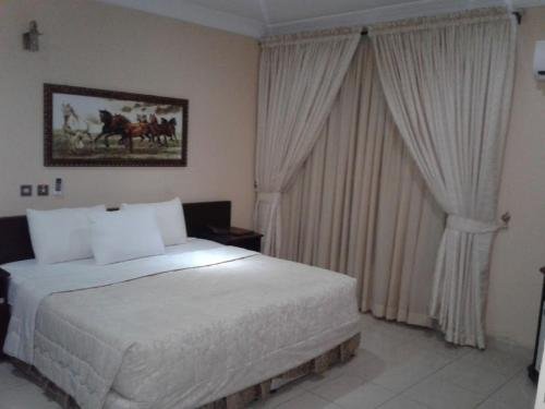 Conference Hotel And Suites,Ijebu Ode>>Epe,3 star