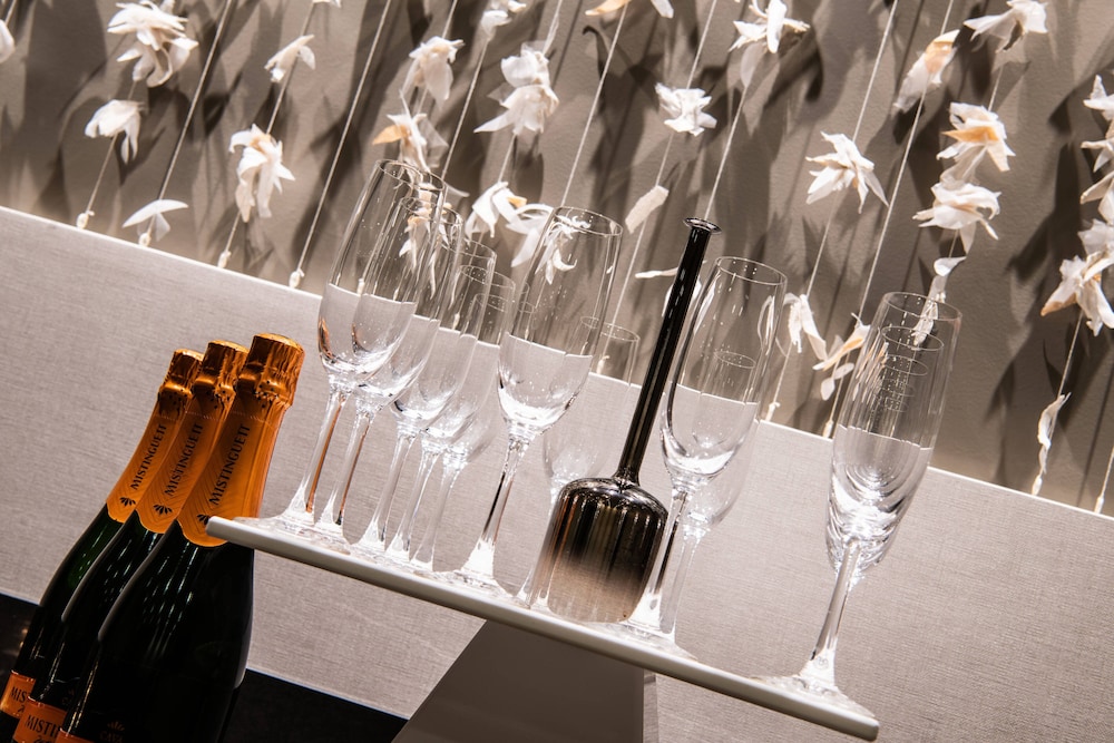 ac hotel by marriott seattle bellevue downtown