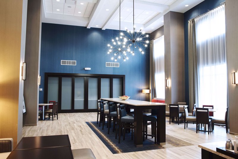hampton inn and suites des moines urbandale
