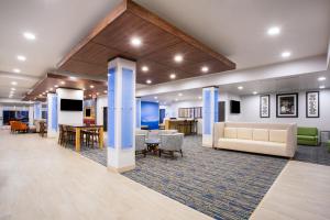 Holiday Inn Exp & Sts Rapid City - Rushmore South,Rapid City>>Blackhawk,3 star
