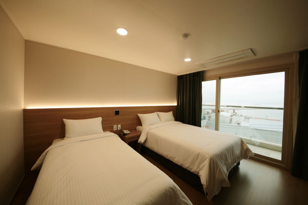 harbor hotel