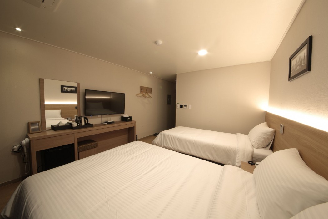 harbor hotel