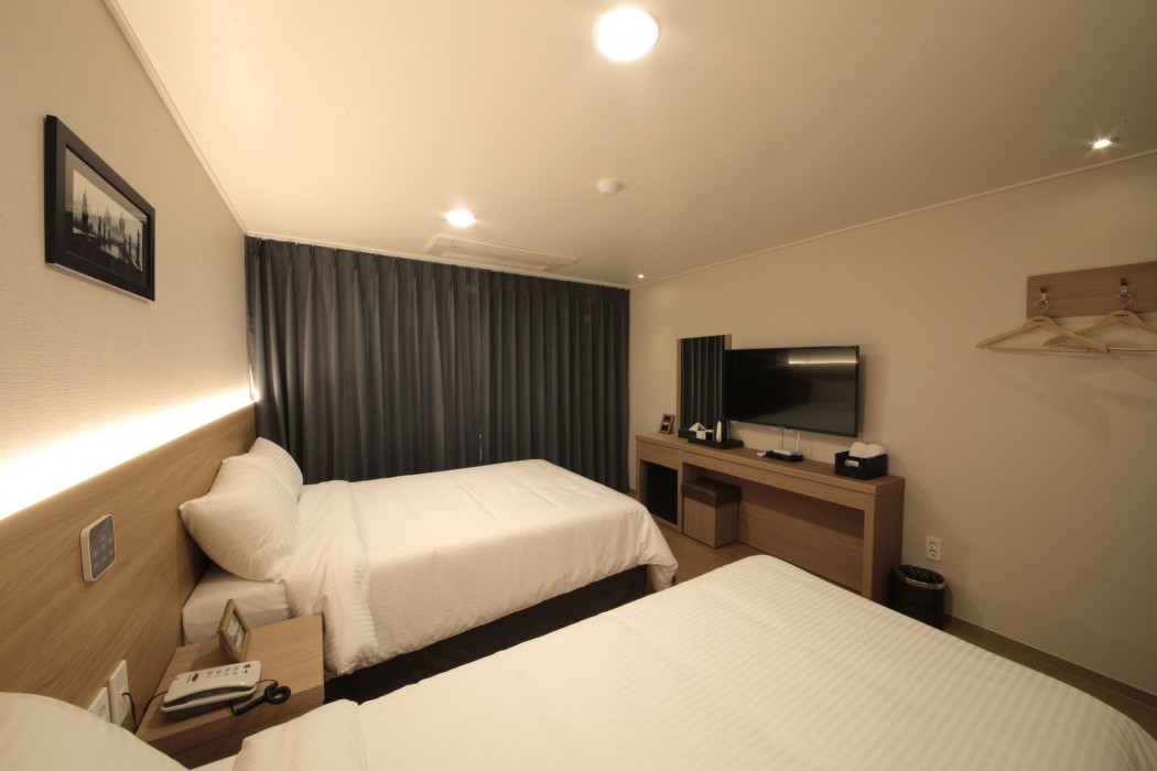 harbor hotel