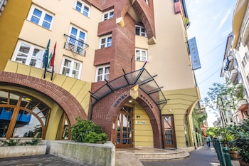 corvin hotel budapest sissi wing