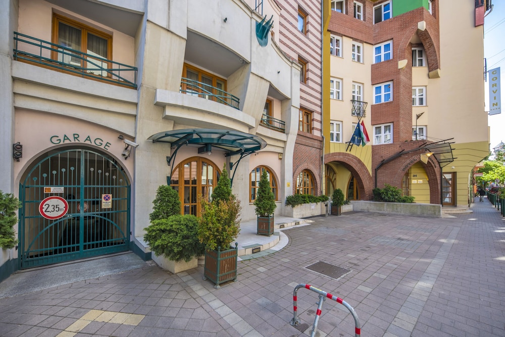 corvin hotel budapest sissi wing
