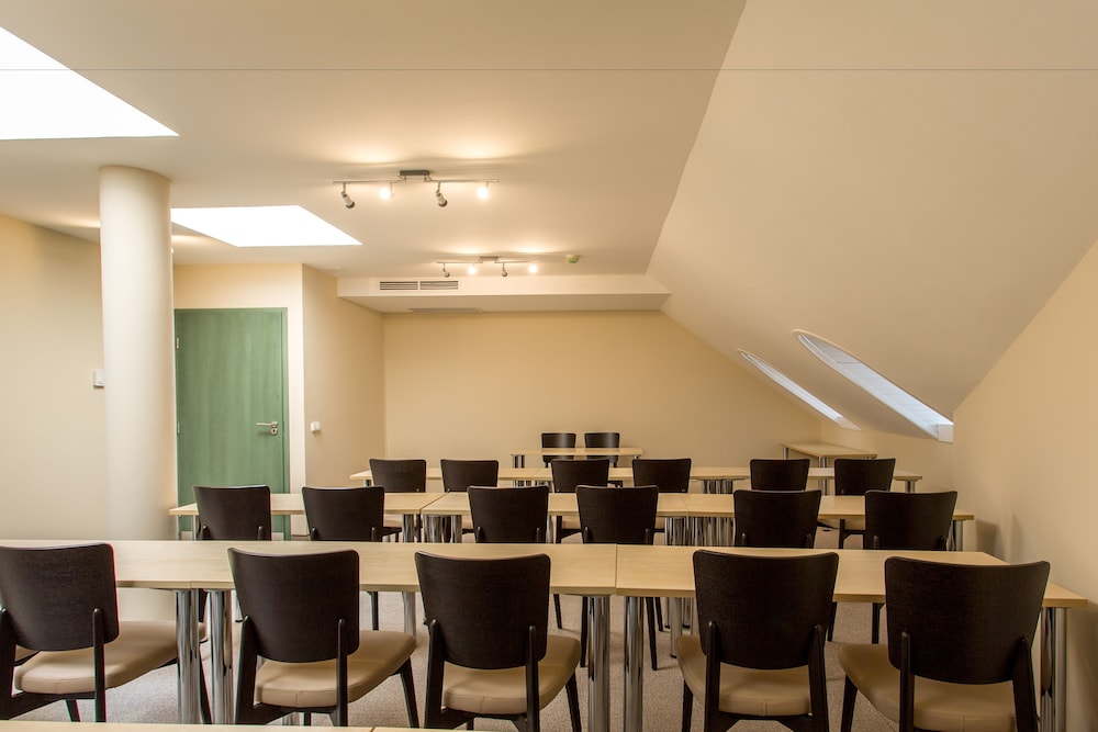 corvin hotel budapest sissi wing