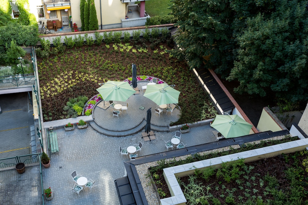 corvin hotel budapest sissi wing