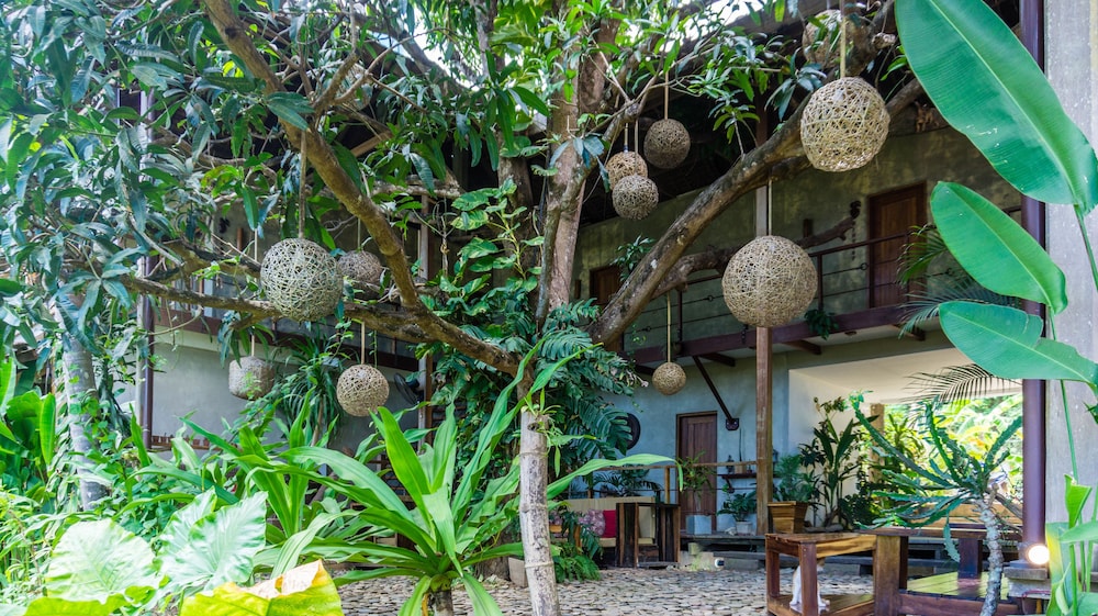 happiness boutique resort