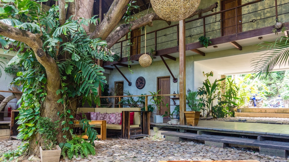 happiness boutique resort