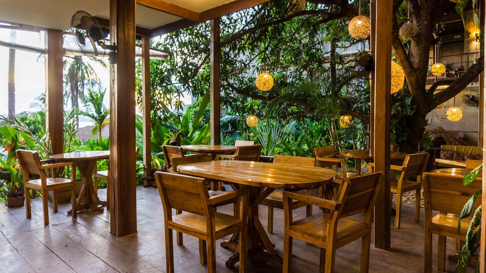 happiness boutique resort