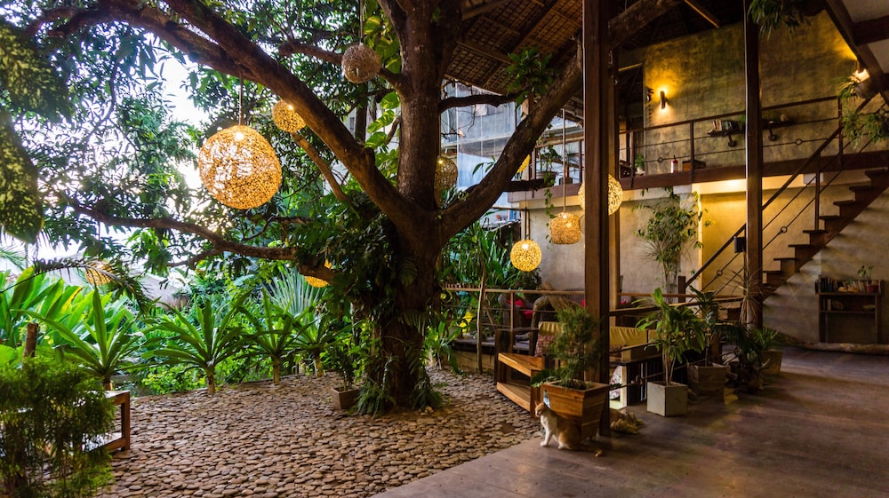 happiness boutique resort